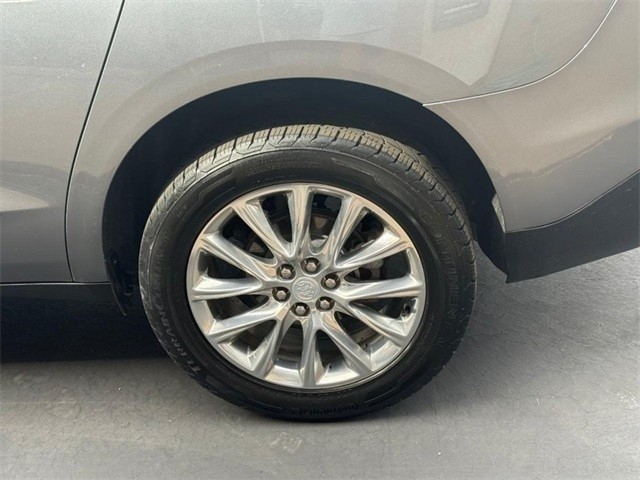 Buick Enclave Vehicle Full-screen Gallery Image 5