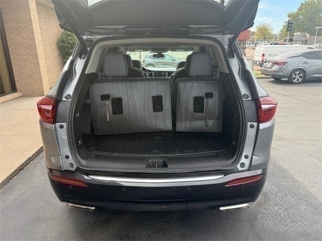 Buick Enclave Vehicle Full-screen Gallery Image 7