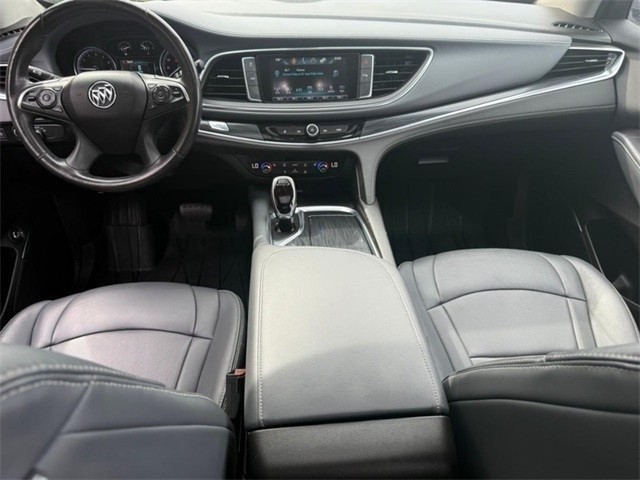 Buick Enclave Vehicle Full-screen Gallery Image 13