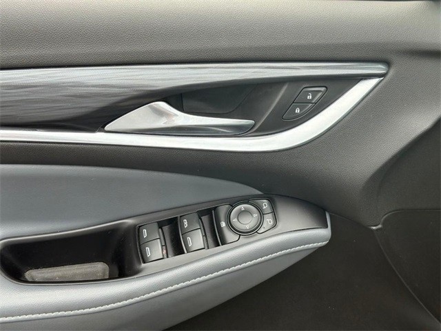 Buick Enclave Vehicle Full-screen Gallery Image 17