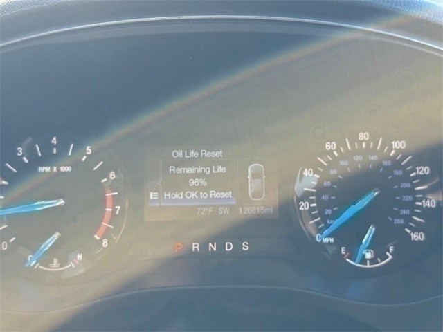 Ford Fusion Vehicle Full-screen Gallery Image 20