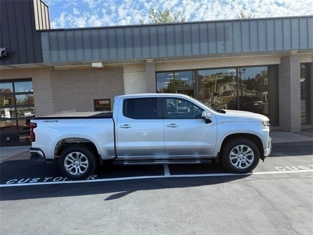 Chevrolet Silverado 1500 Vehicle Full-screen Gallery Image 2