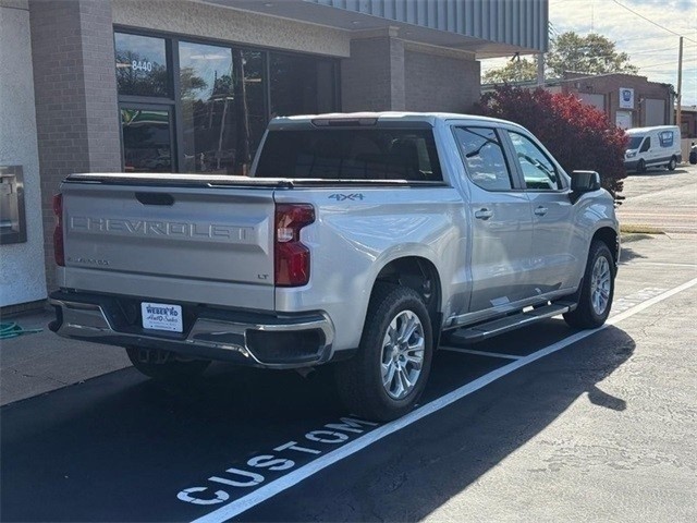 Chevrolet Silverado 1500 Vehicle Full-screen Gallery Image 3