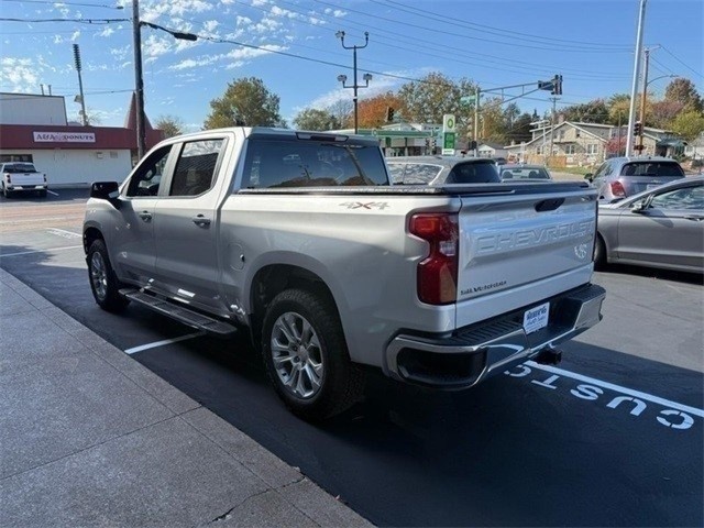 Chevrolet Silverado 1500 Vehicle Full-screen Gallery Image 4