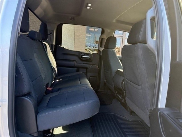 Chevrolet Silverado 1500 Vehicle Full-screen Gallery Image 10