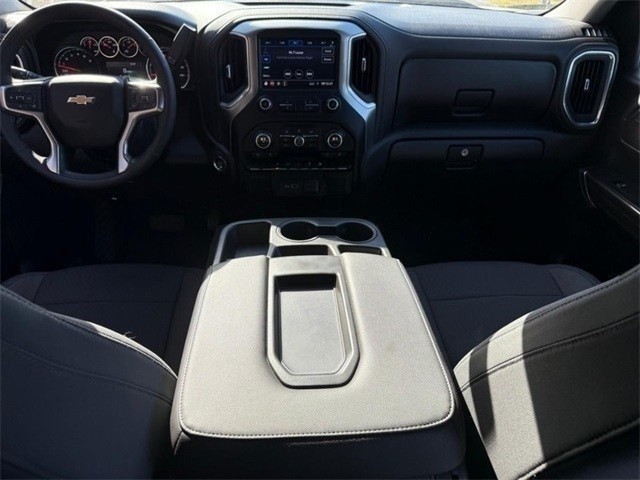 Chevrolet Silverado 1500 Vehicle Full-screen Gallery Image 11