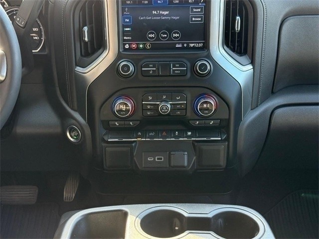 Chevrolet Silverado 1500 Vehicle Full-screen Gallery Image 14