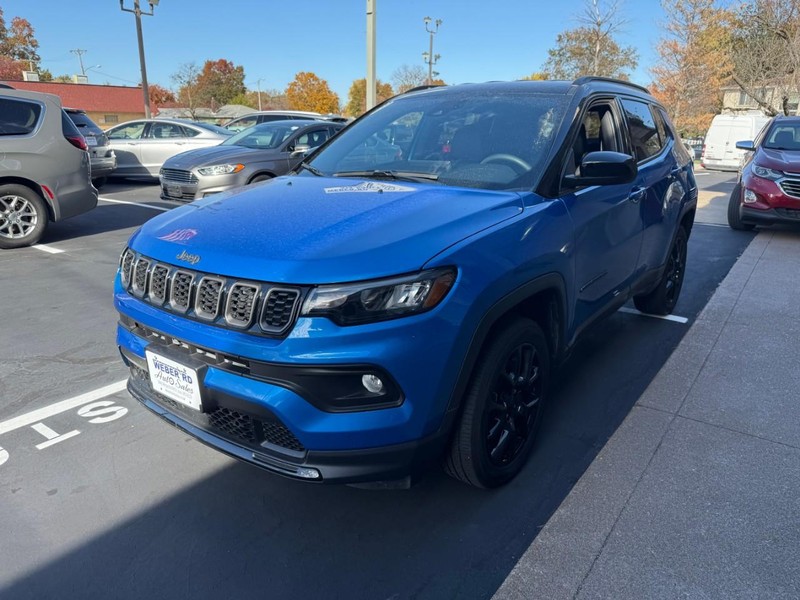 Jeep Compass Vehicle Full-screen Gallery Image 7
