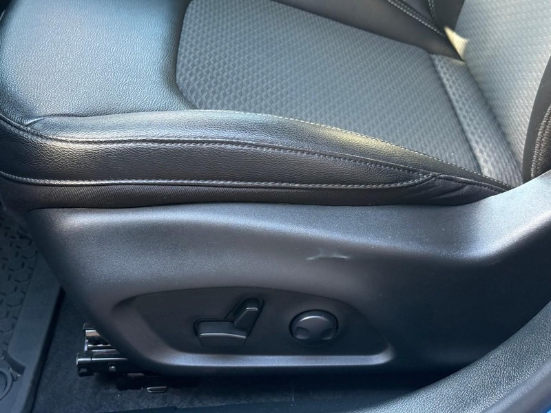 Jeep Compass Vehicle Full-screen Gallery Image 16