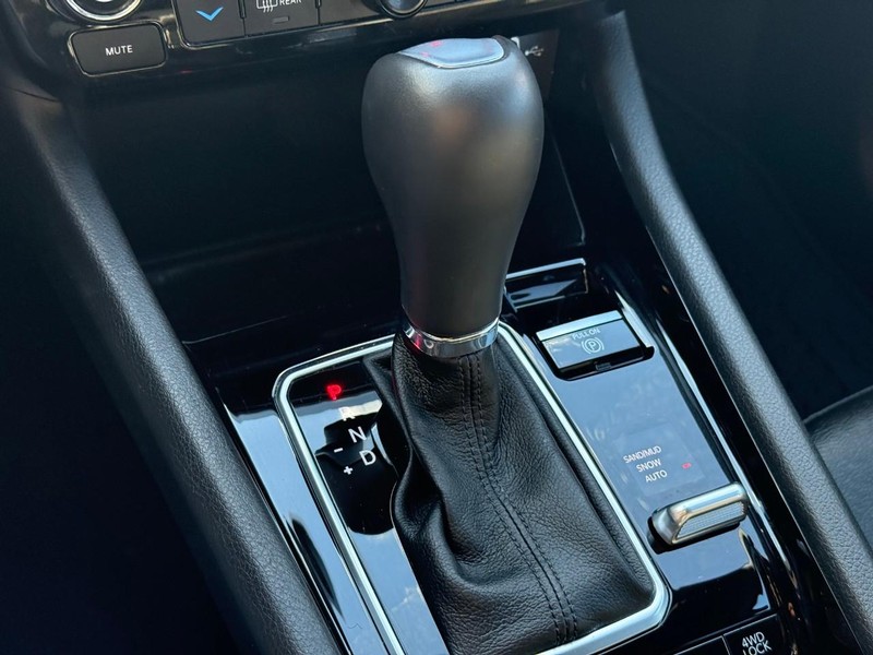 Jeep Compass Vehicle Full-screen Gallery Image 20