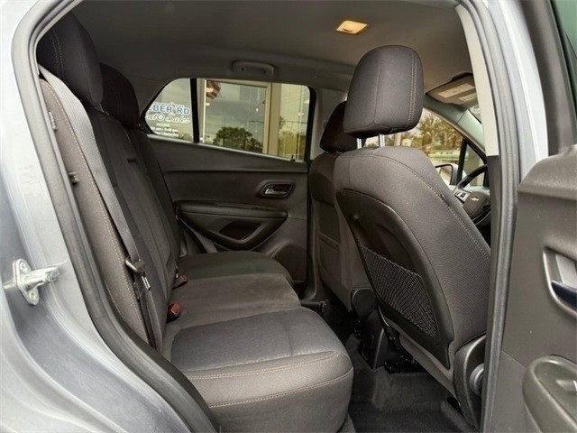 Chevrolet Trax Vehicle Full-screen Gallery Image 10