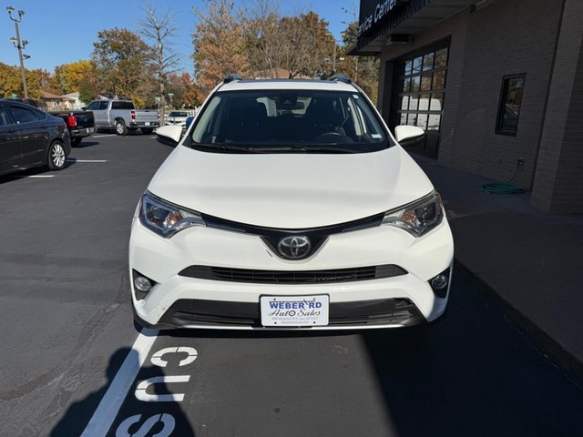 Toyota RAV4 Vehicle Full-screen Gallery Image 10