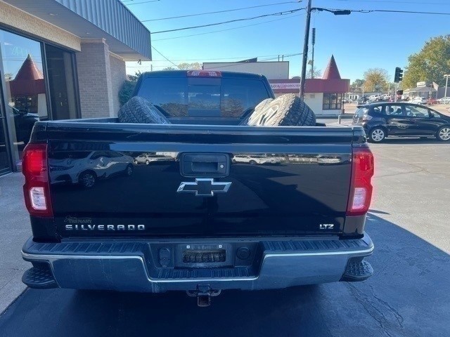 Chevrolet Silverado 1500 Vehicle Full-screen Gallery Image 04