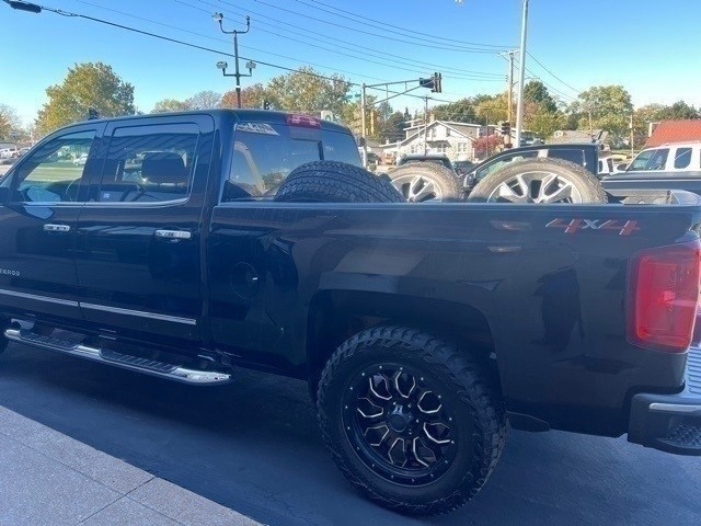 Chevrolet Silverado 1500 Vehicle Full-screen Gallery Image 05