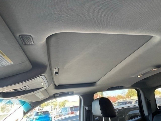 Chevrolet Silverado 1500 Vehicle Full-screen Gallery Image 08