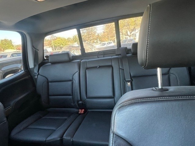 Chevrolet Silverado 1500 Vehicle Full-screen Gallery Image 10