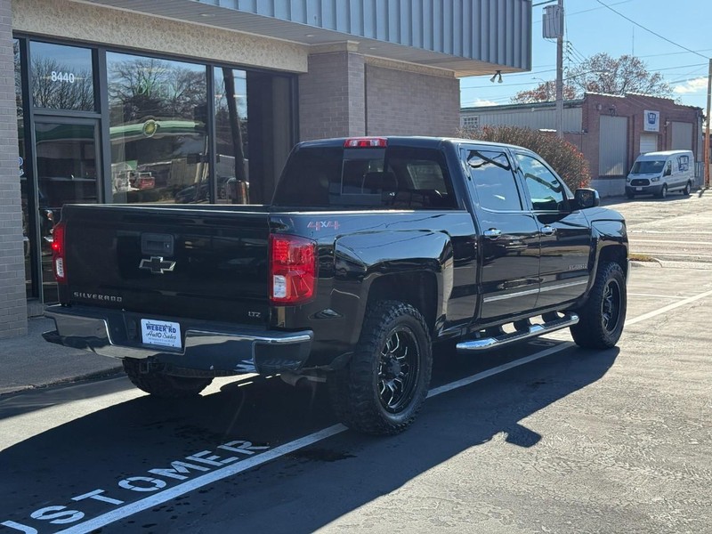 Chevrolet Silverado 1500 Vehicle Full-screen Gallery Image 03