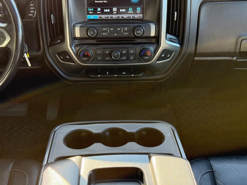 Chevrolet Silverado 1500 Vehicle Full-screen Gallery Image 14