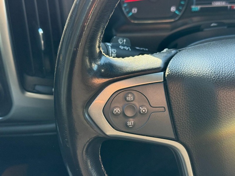 Chevrolet Silverado 1500 Vehicle Full-screen Gallery Image 19