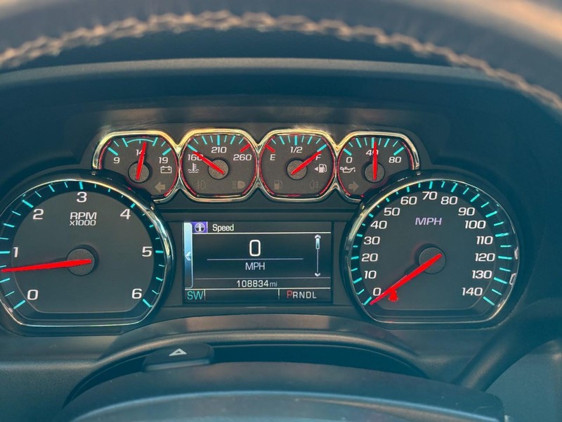 Chevrolet Silverado 1500 Vehicle Full-screen Gallery Image 21