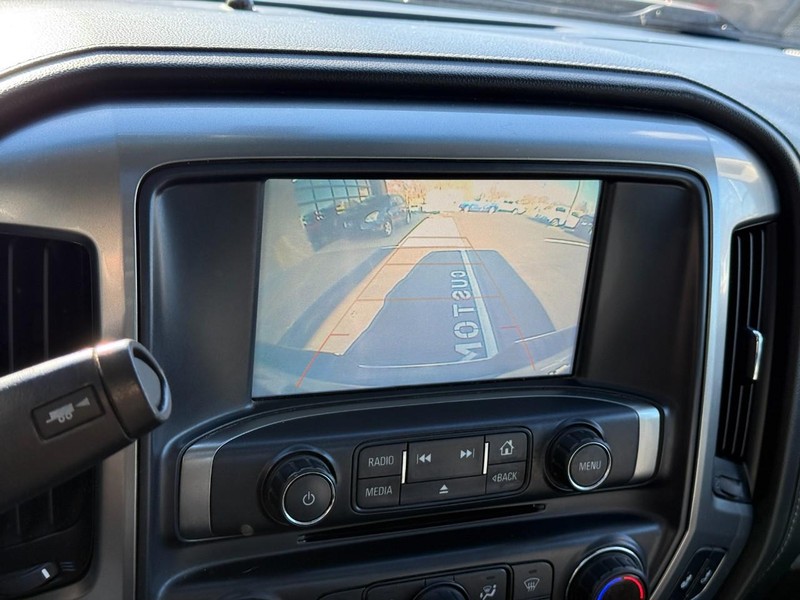 Chevrolet Silverado 1500 Vehicle Full-screen Gallery Image 22