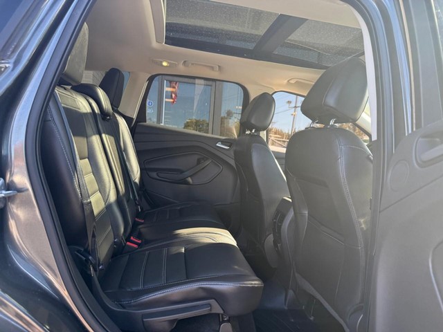 Ford Escape Vehicle Full-screen Gallery Image 11