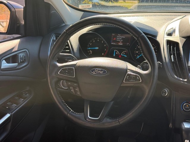 Ford Escape Vehicle Full-screen Gallery Image 13