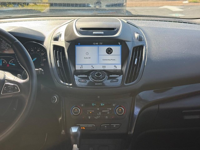 Ford Escape Vehicle Full-screen Gallery Image 14