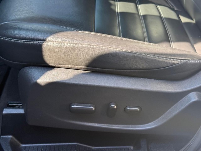 Ford Escape Vehicle Full-screen Gallery Image 19