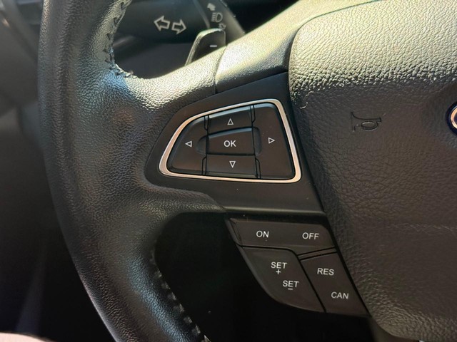 Ford Escape Vehicle Full-screen Gallery Image 20