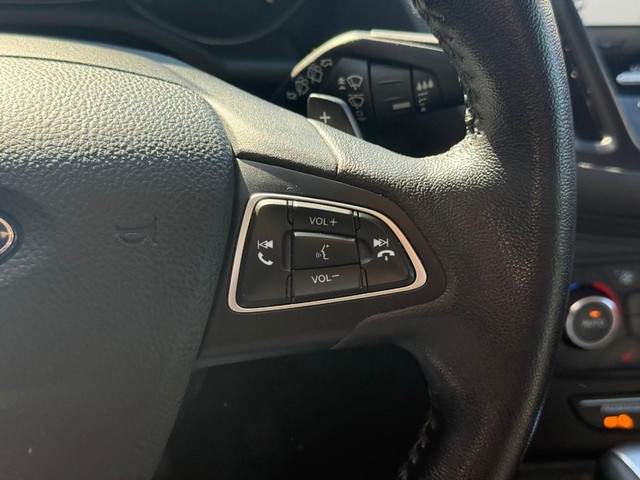 Ford Escape Vehicle Full-screen Gallery Image 21