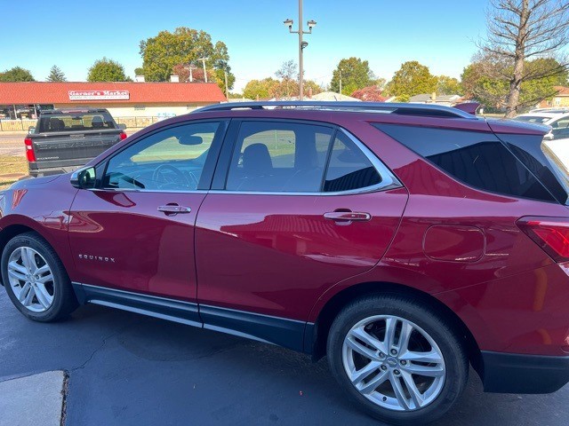 Chevrolet Equinox Vehicle Full-screen Gallery Image 7