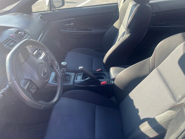 Subaru WRX Vehicle Full-screen Gallery Image 05