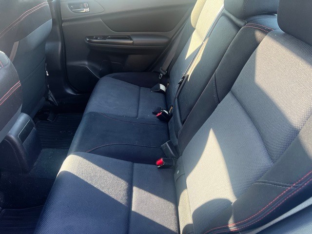 Subaru WRX Vehicle Full-screen Gallery Image 08