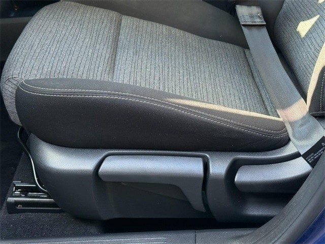 Nissan Rogue Vehicle Full-screen Gallery Image 17