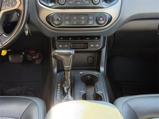 Chevrolet Colorado Vehicle Full-screen Gallery Image 15