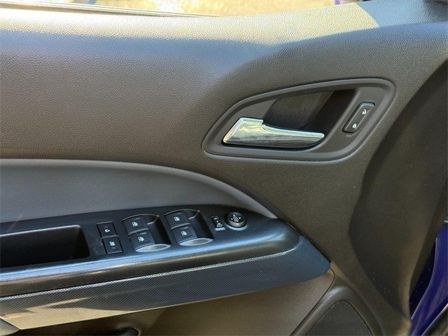 Chevrolet Colorado Vehicle Full-screen Gallery Image 16