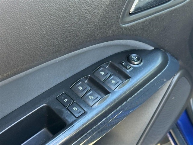 Chevrolet Colorado Vehicle Full-screen Gallery Image 17