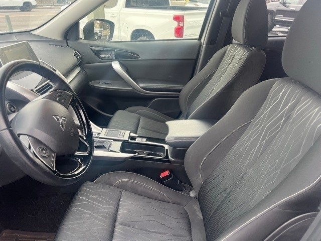 Mitsubishi Eclipse Cross Vehicle Full-screen Gallery Image 5