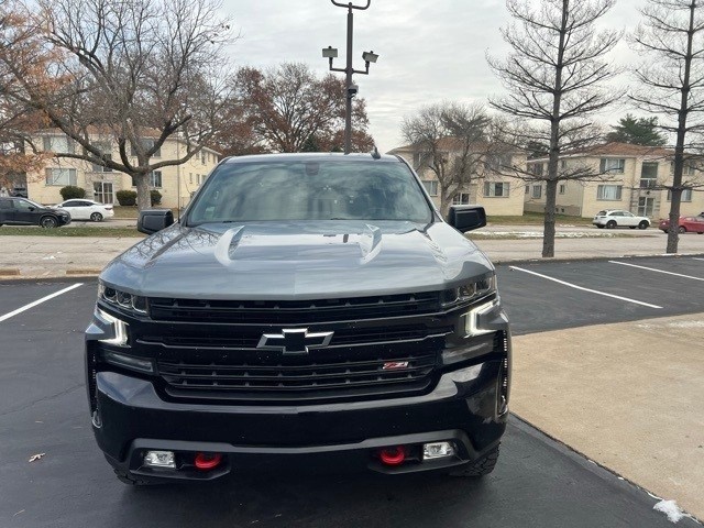 Chevrolet Silverado 1500 Vehicle Full-screen Gallery Image 2