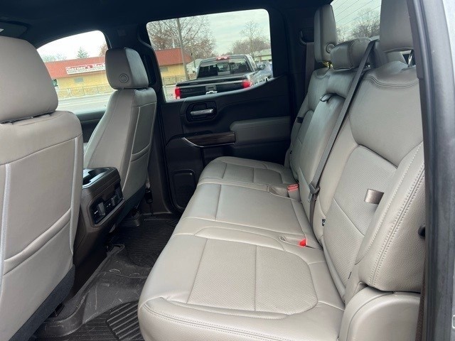 Chevrolet Silverado 1500 Vehicle Full-screen Gallery Image 7