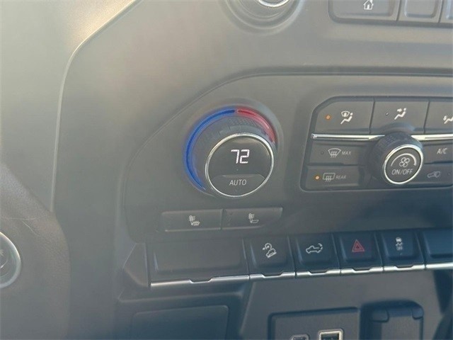 Chevrolet Silverado 1500 Vehicle Full-screen Gallery Image 20