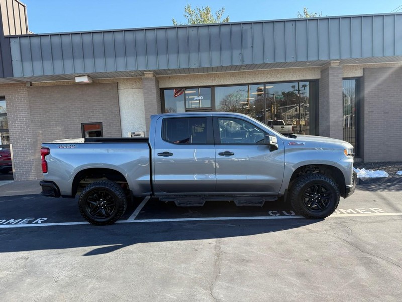 Chevrolet Silverado 1500 Vehicle Full-screen Gallery Image 2