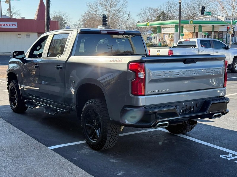 Chevrolet Silverado 1500 Vehicle Full-screen Gallery Image 4