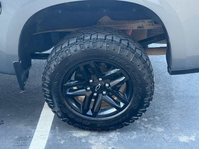 Chevrolet Silverado 1500 Vehicle Full-screen Gallery Image 5