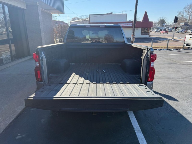 Chevrolet Silverado 1500 Vehicle Full-screen Gallery Image 6