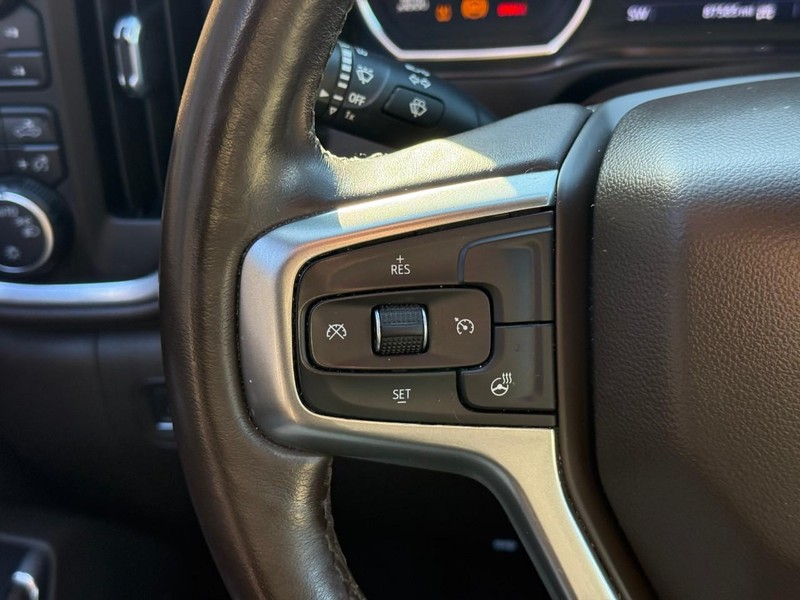 Chevrolet Silverado 1500 Vehicle Full-screen Gallery Image 17