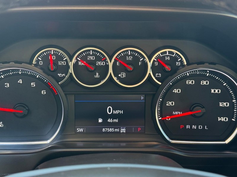 Chevrolet Silverado 1500 Vehicle Full-screen Gallery Image 19