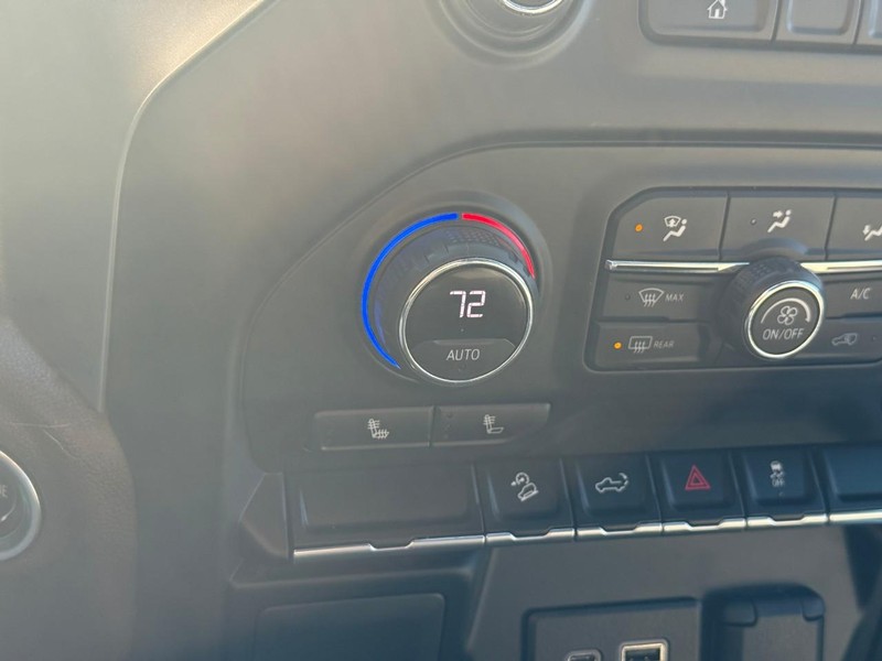 Chevrolet Silverado 1500 Vehicle Full-screen Gallery Image 20