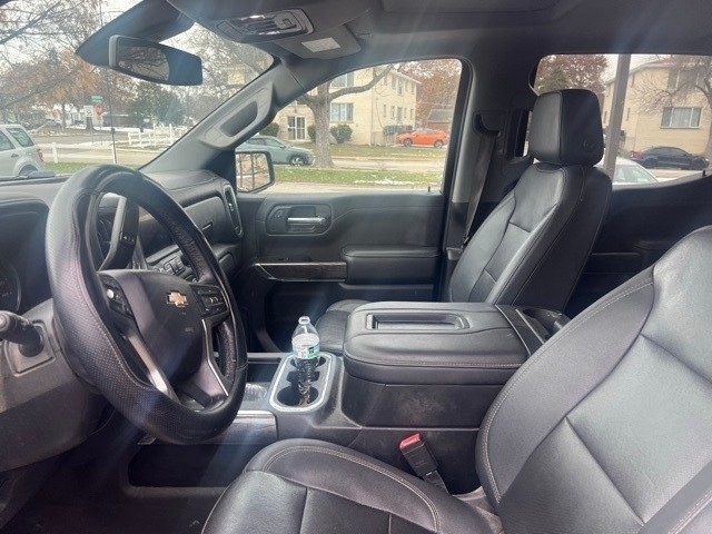 Chevrolet Silverado 1500 Vehicle Full-screen Gallery Image 4